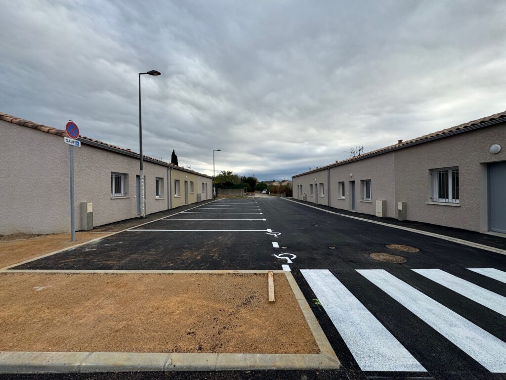 fontaine-montjoie-RG-PROMOTION-parking2